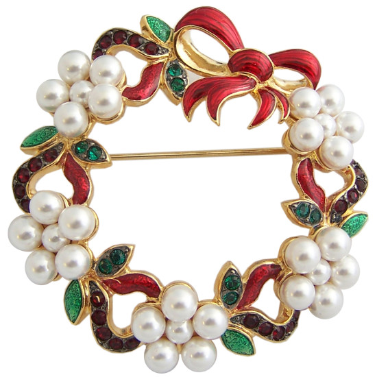 Christmas Wreath Pin Brooch Gold Plated Metal Alloy Set With Enamel Sparkling Austrian Crystals and Pearl