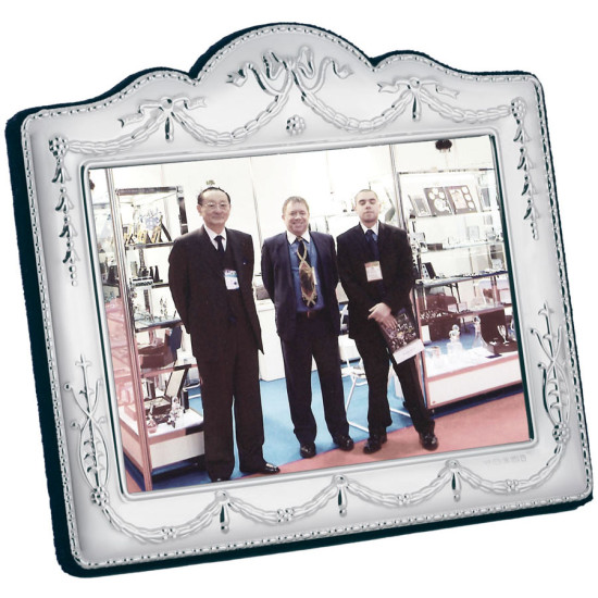 Classic Photo Frame Victorian Style 925 Sterling Silver English Hallmarks with Blue Velvet Back 9cm x 13cm